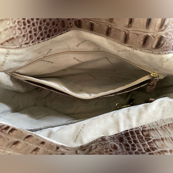 Brahmin EUC tote shoulder bag crocodile texture in grey tan brown 🎉HP🎉 - Picture 7 of 12